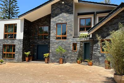 4 Bed Townhouse with En Suite at Nyari Central