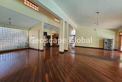 4 Bed House with En Suite in Runda - 2