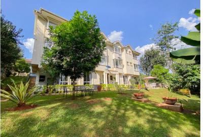 Serviced 2 Bed Apartment with En Suite at New Muthaiga