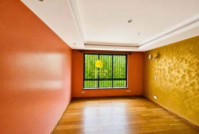 5 Bed House with En Suite in Lavington - 3