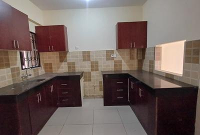 3 Bed Apartment with En Suite at Green Wood Drive - 2
