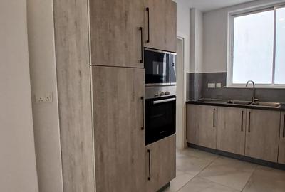 2 Bed Apartment with En Suite at Rhapta Road