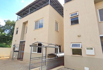 5 Bed Townhouse with En Suite at Convent Drive Commercial