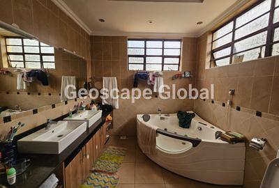 5 Bed House with En Suite in Kitisuru
