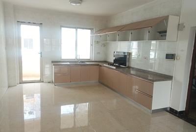 1 Bed Apartment with Swimming Pool in Kileleshwa