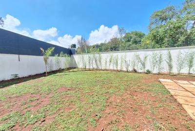 5 Bed Townhouse with En Suite at Lavington - 2