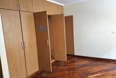 4 Bed Townhouse with En Suite in Lavington - 4