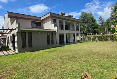 6 Bed House with En Suite at Lavington Green - 2