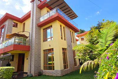 5 Bed Townhouse with En Suite at Lavington