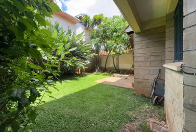 5 Bed Townhouse with En Suite in Lavington - 2