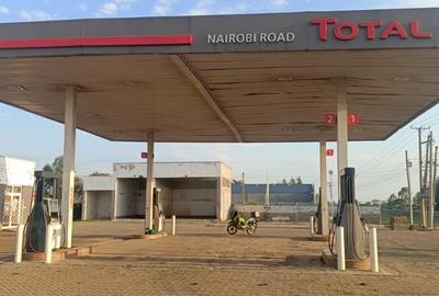 6 Bed House with Borehole at Nyamasaria