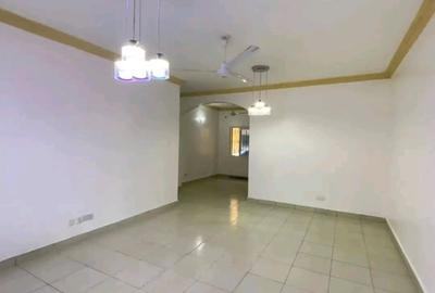 3 Bed Apartment with En Suite at Off Links Road - 2