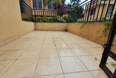 5 Bed Townhouse with En Suite in Kyuna