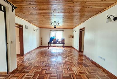 5 Bed House with En Suite in Runda - 3