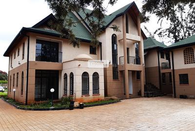 7 Bed House with En Suite in Runda