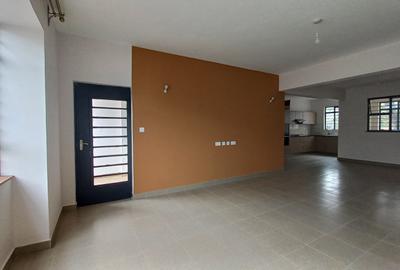 3 Bed Apartment with En Suite at National Park - 2