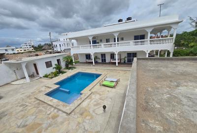 6 Bed House with En Suite in Watamu