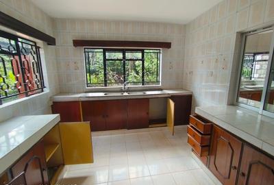 450 ft² Commercial Property with Fibre Internet at James Gichuru Road