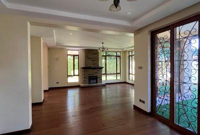 5 Bed Townhouse with En Suite in Lavington - 2