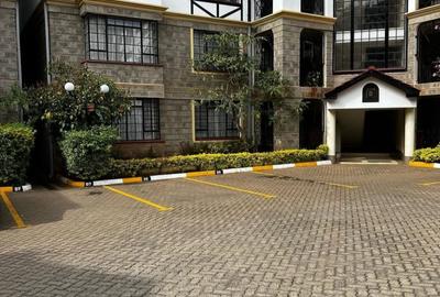 3 Bed Apartment with En Suite in Lavington