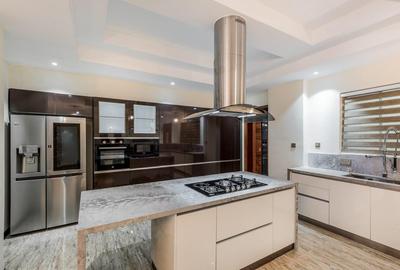 Furnished 4 Bed Apartment with En Suite in Kileleshwa - 4