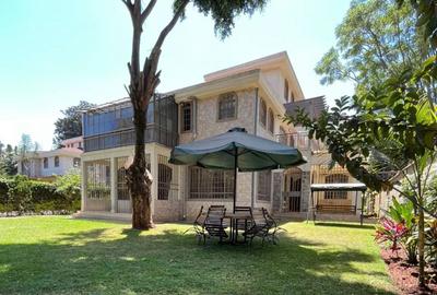 5 Bed House with En Suite in Lavington