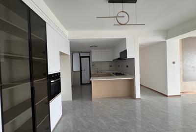 3 Bed Apartment with En Suite at Riverside Drive - 2