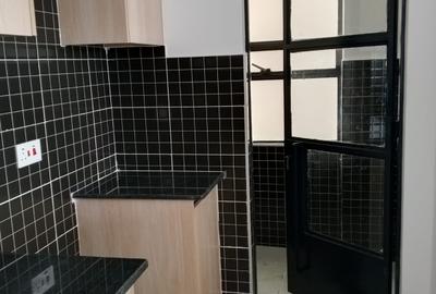 1 Bed Apartment with En Suite in Kitisuru