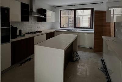 5 Bed House with En Suite in Lavington - 3