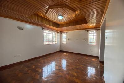 5 Bed Townhouse with En Suite in Nyari - 4