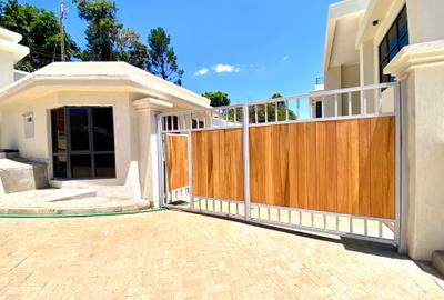 5 Bed Townhouse with En Suite in Loresho