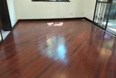 5 Bed Townhouse with En Suite in Lavington - 4