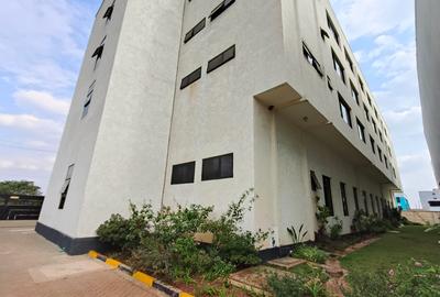 5,000 ft² Office with Service Charge Included in Tatu City - 2