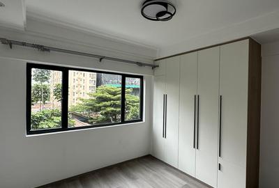 2 Bed Apartment with En Suite in Lavington - 2