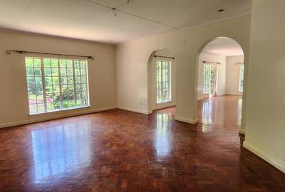 4 Bed Villa with En Suite in Lavington - 4