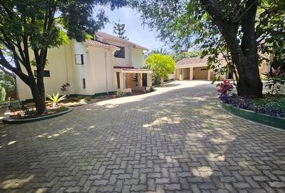 4 Bed House with En Suite at Old Runda