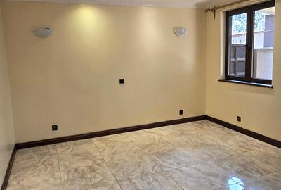 5 Bed Townhouse with En Suite at Lavington Green - 4