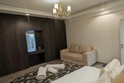 Serviced 3 Bed Apartment with En Suite at Church Road