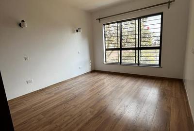 3 Bed Apartment with En Suite at Parklands - 2