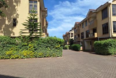 5 Bed Townhouse with En Suite in Lavington