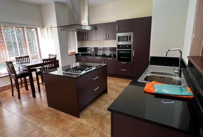 4 Bed Villa with En Suite at Westlands