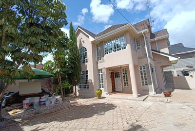 4 Bed House with En Suite at Kamakis