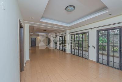 4 Bed Apartment with En Suite at Riverside Drive - 2