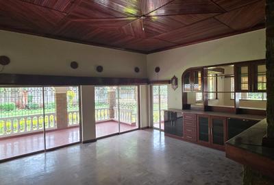 4 Bed House in Rosslyn - 2