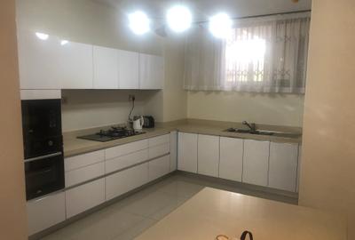 Furnished 3 Bed Apartment with En Suite in Muthaiga
