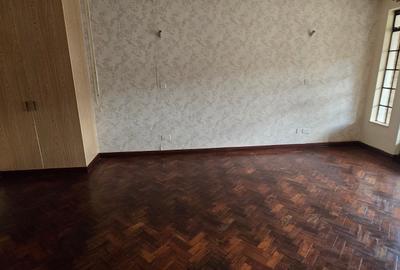5 Bed Townhouse with En Suite at Lavington Green - 4