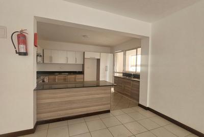 2 Bed Apartment with En Suite at Bohra Street - 2