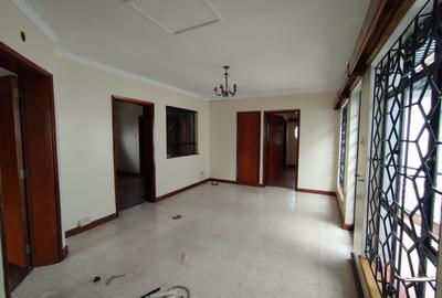 5 Bed House with En Suite in Runda - 2