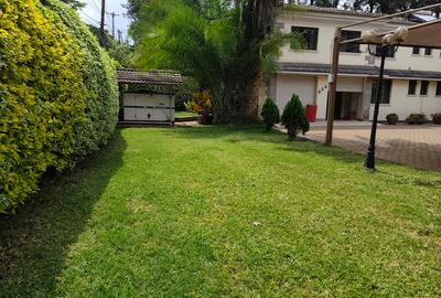 Furnished 2 Bed Apartment with En Suite in Runda