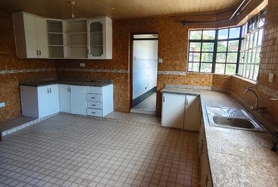 4 Bed Apartment with Parking in Kileleshwa